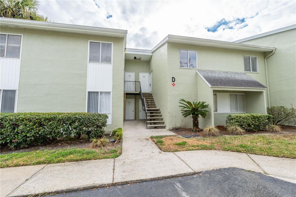 600 FAIRWAYS CIRCLE B, Ocala, FL 34472