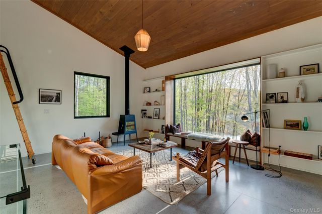 406 Kenoza Trail, Kenoza Lake, NY 12750