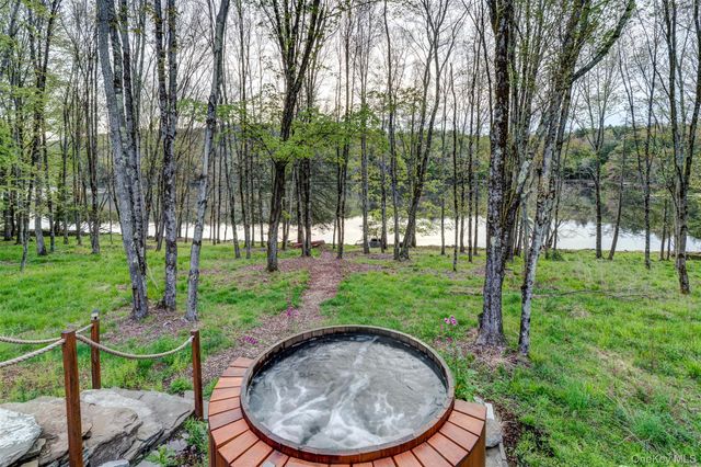 406 Kenoza Trail, Kenoza Lake, NY 12750