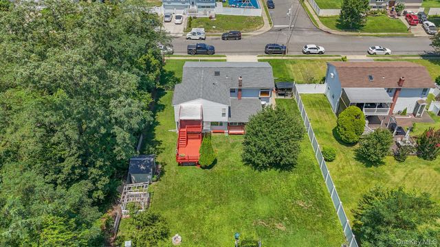 58 Oakridge Drive, Bay Shore, NY 11706