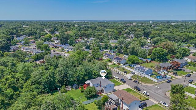 58 Oakridge Drive, Bay Shore, NY 11706