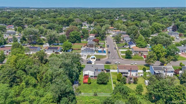 58 Oakridge Drive, Bay Shore, NY 11706