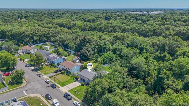 58 Oakridge Drive, Bay Shore, NY 11706