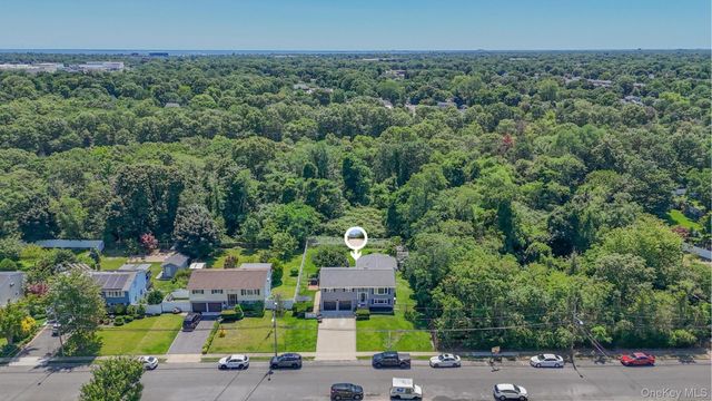 58 Oakridge Drive, Bay Shore, NY 11706