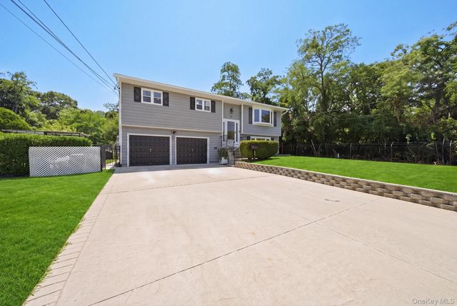 58 Oakridge Drive, Bay Shore, NY 11706