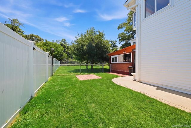 58 Oakridge Drive, Bay Shore, NY 11706