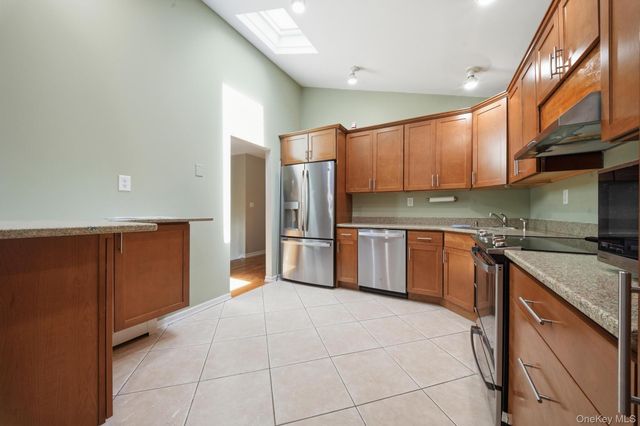 58 Oakridge Drive, Bay Shore, NY 11706