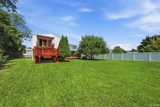 58 Oakridge Drive, Bay Shore, NY 11706