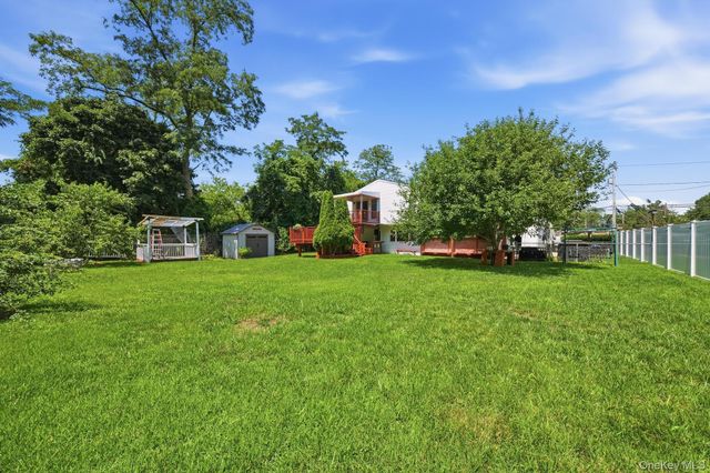 58 Oakridge Drive, Bay Shore, NY 11706