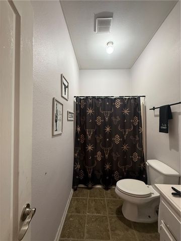 420 E 4th St, Alice, TX 78332