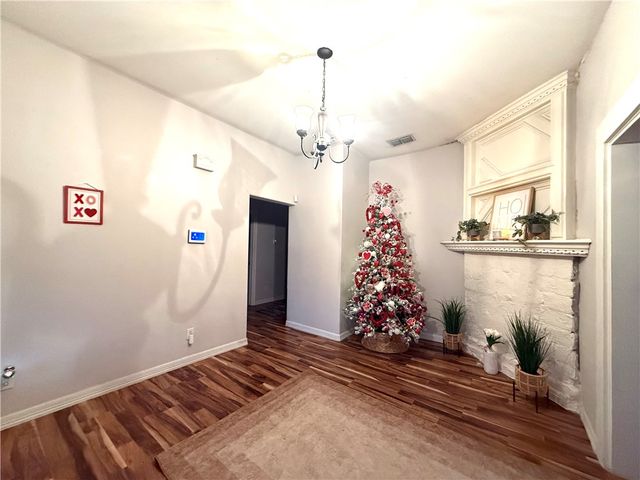 420 E 4th St, Alice, TX 78332