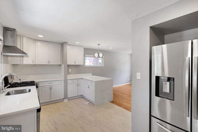 208 N FURMAN ST, Alexandria, VA 22304