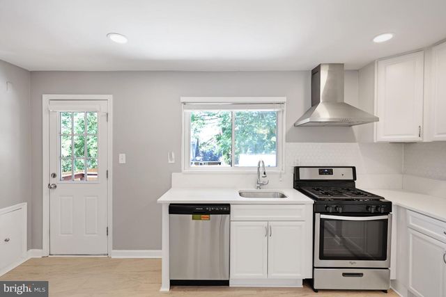 208 N FURMAN ST, Alexandria, VA 22304