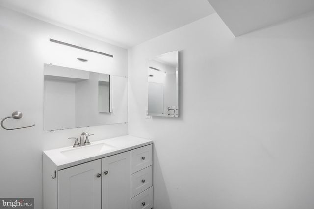208 N FURMAN ST, Alexandria, VA 22304