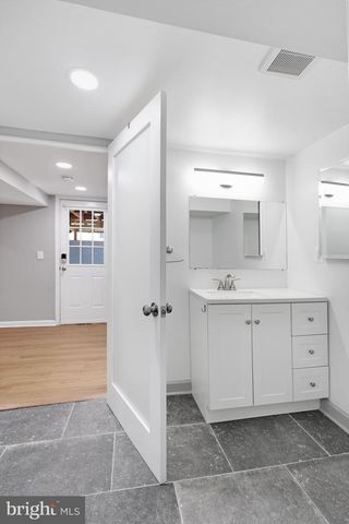 208 N FURMAN ST, Alexandria, VA 22304