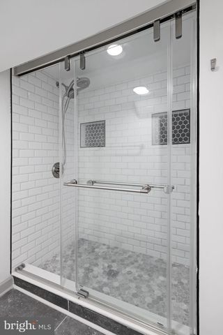 208 N FURMAN ST, Alexandria, VA 22304
