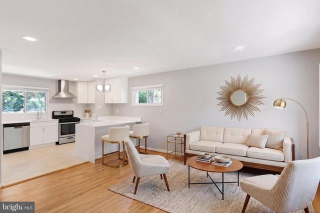 208 N FURMAN ST, Alexandria, VA 22304