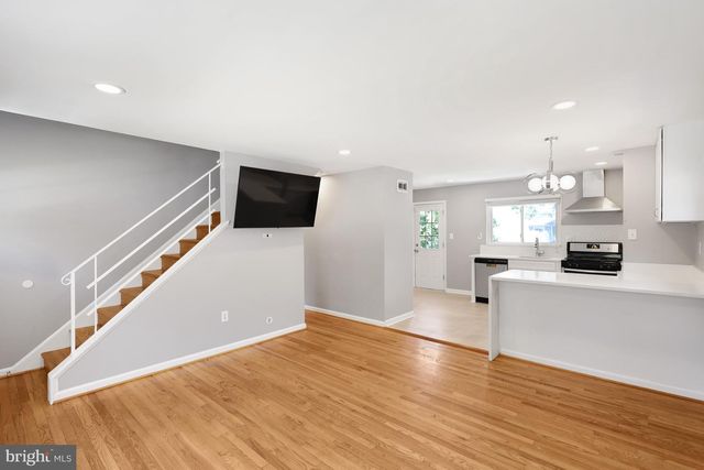 208 N FURMAN ST, Alexandria, VA 22304