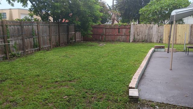 2721 NE 7th Ter, Pompano Beach, FL 33064