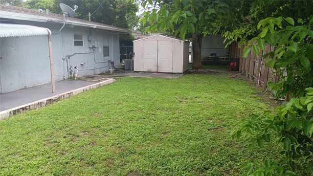 2721 NE 7th Ter, Pompano Beach, FL 33064