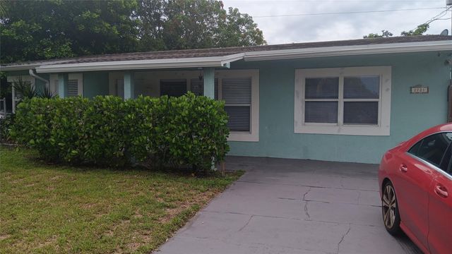 2721 NE 7th Ter, Pompano Beach, FL 33064