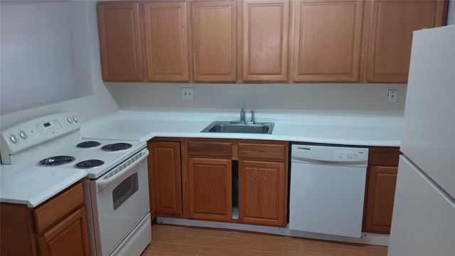 2721 NE 7th Ter, Pompano Beach, FL 33064