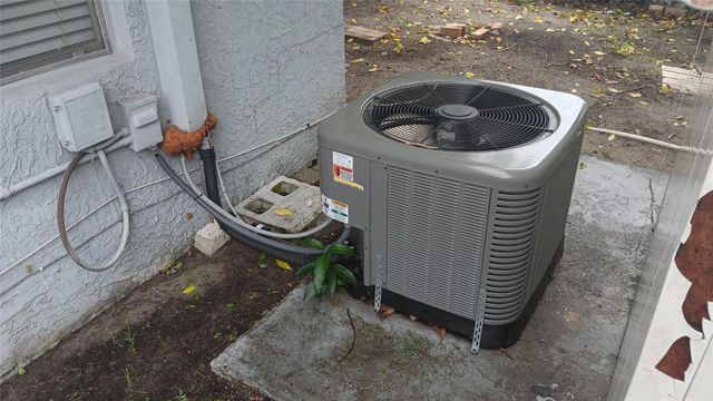 2721 NE 7th Ter, Pompano Beach, FL 33064