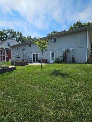 612 Leslie Drive, Independence, MO 64055