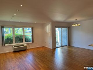 1111 River Road D5, Edgewater, NJ 07020