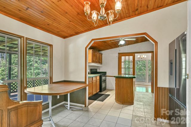284 Paul Gosnell Road, Marshall, NC 28753