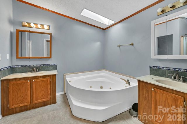 284 Paul Gosnell Road, Marshall, NC 28753