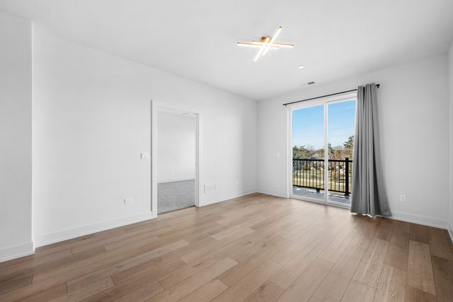 27 W Park Boulevard 303, Villa Park, IL 60181