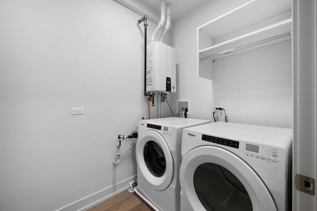 27 W Park Boulevard 303, Villa Park, IL 60181