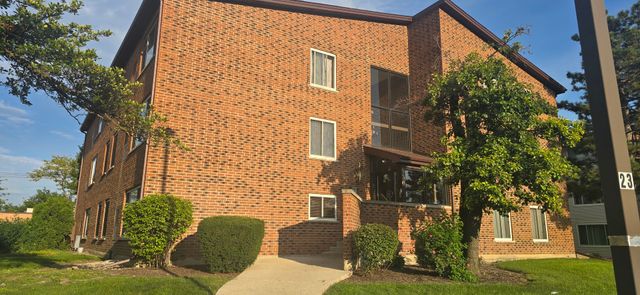 930 Perrie Drive 203, Elk Grove Village, IL 60007