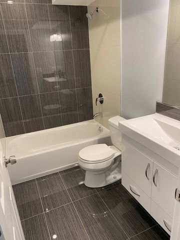 930 Perrie Drive 203, Elk Grove Village, IL 60007