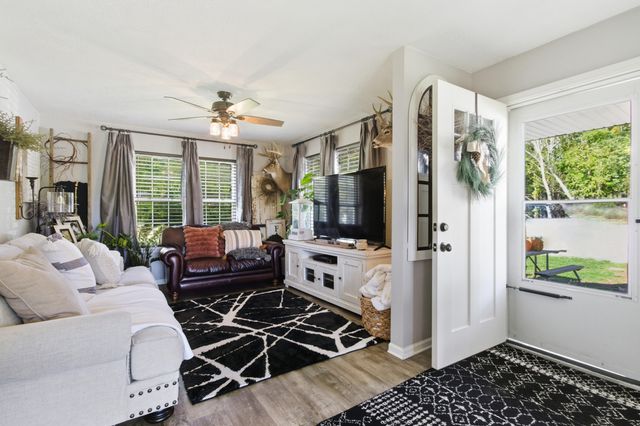 638 N Dade 181, Greenfield, MO 65661