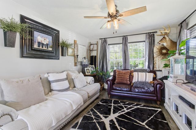 638 N Dade 181, Greenfield, MO 65661