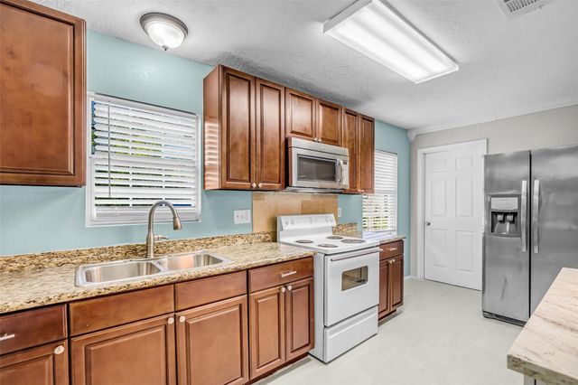 5746 Groveton Street, Houston, TX 77033