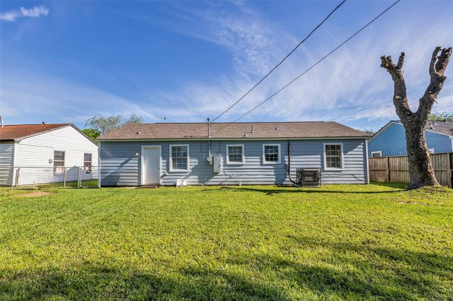 5746 Groveton Street, Houston, TX 77033