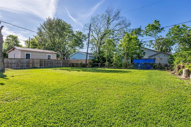 5746 Groveton Street, Houston, TX 77033