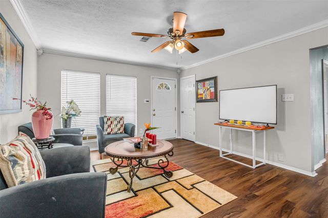 5746 Groveton Street, Houston, TX 77033