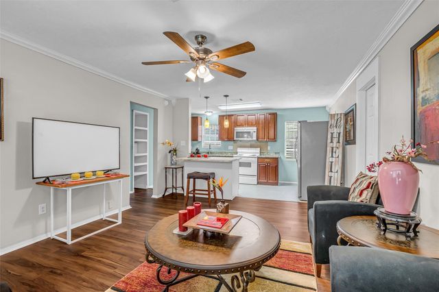 5746 Groveton Street, Houston, TX 77033