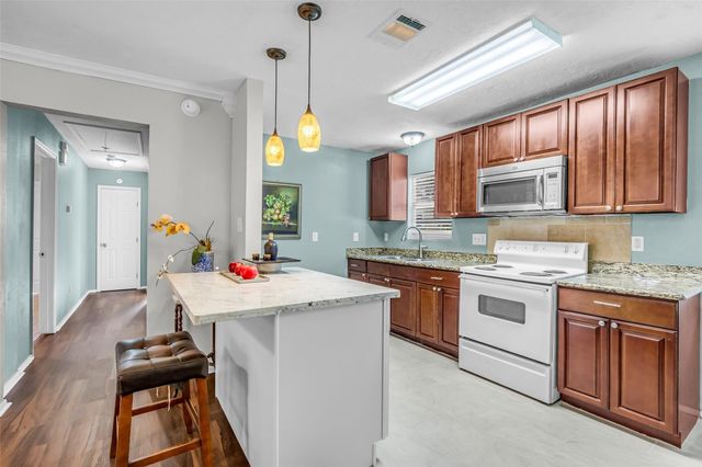 5746 Groveton Street, Houston, TX 77033