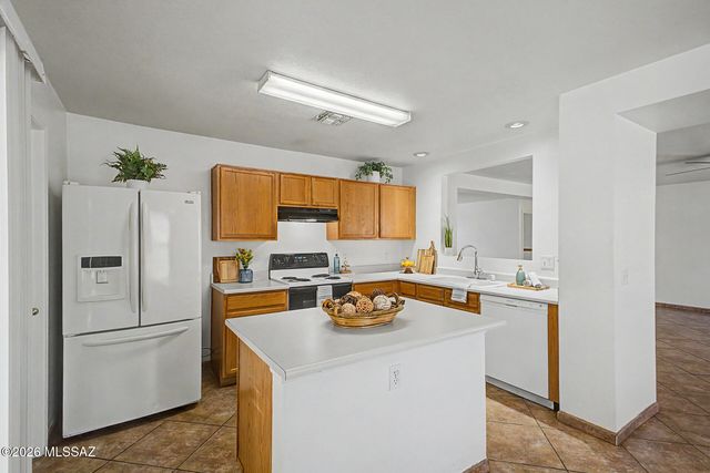 8129 S Sunny Horizon Place, Tucson, AZ 85747