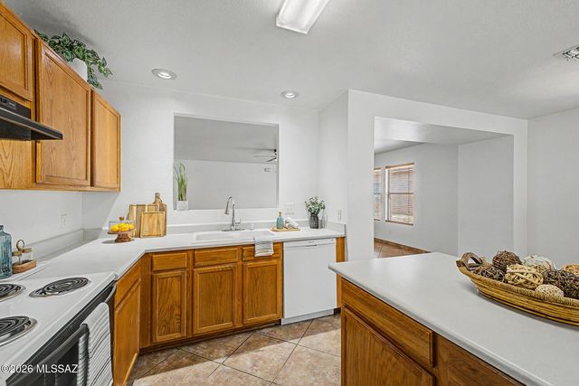 8129 S Sunny Horizon Place, Tucson, AZ 85747