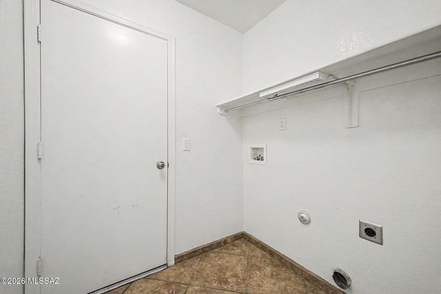 8129 S Sunny Horizon Place, Tucson, AZ 85747
