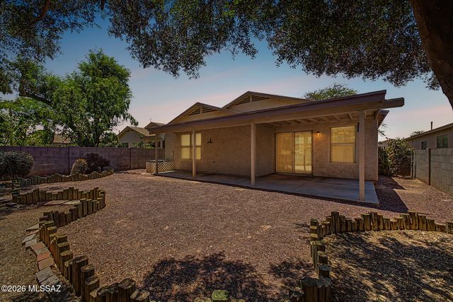 8129 S Sunny Horizon Place, Tucson, AZ 85747