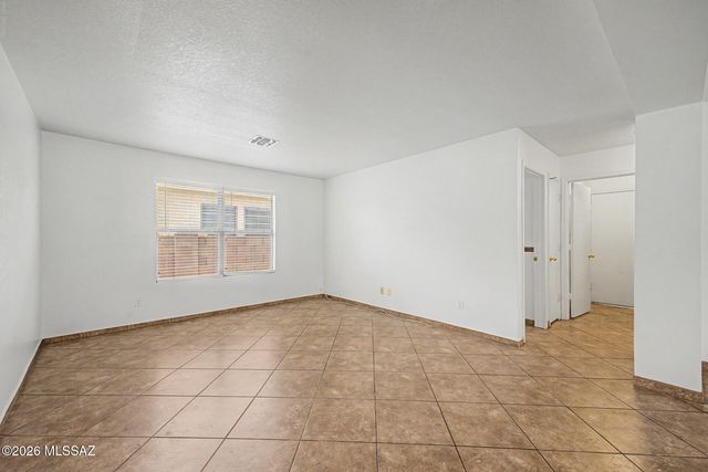 8129 S Sunny Horizon Place, Tucson, AZ 85747
