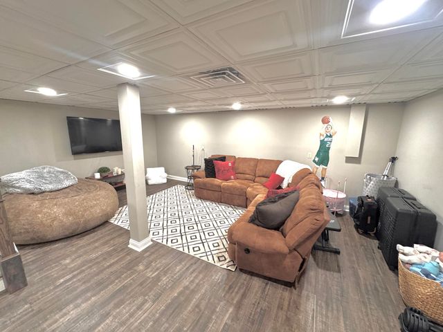 940 West Laurel Road, London, KY 40741