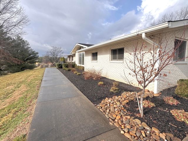 940 West Laurel Road, London, KY 40741